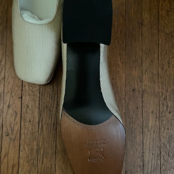 Shoes - Picture 2 of 4